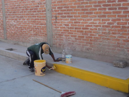 Las guarniciones de la calle 5 de mayo se pintaron gracias al apoyo de nuestro presidente Joel Gonzalez Gomez!!! Seguimos mejorando !!!!!!